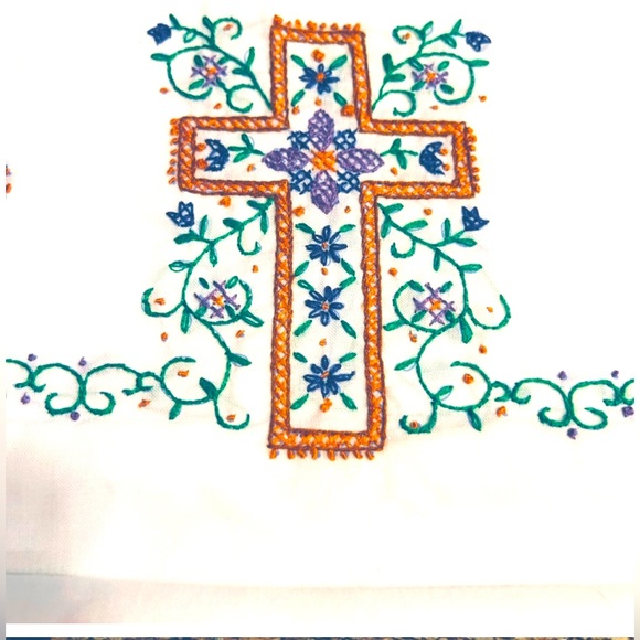 NWOT Pair Hand Embroidered CROSS - Picture 3 of 6